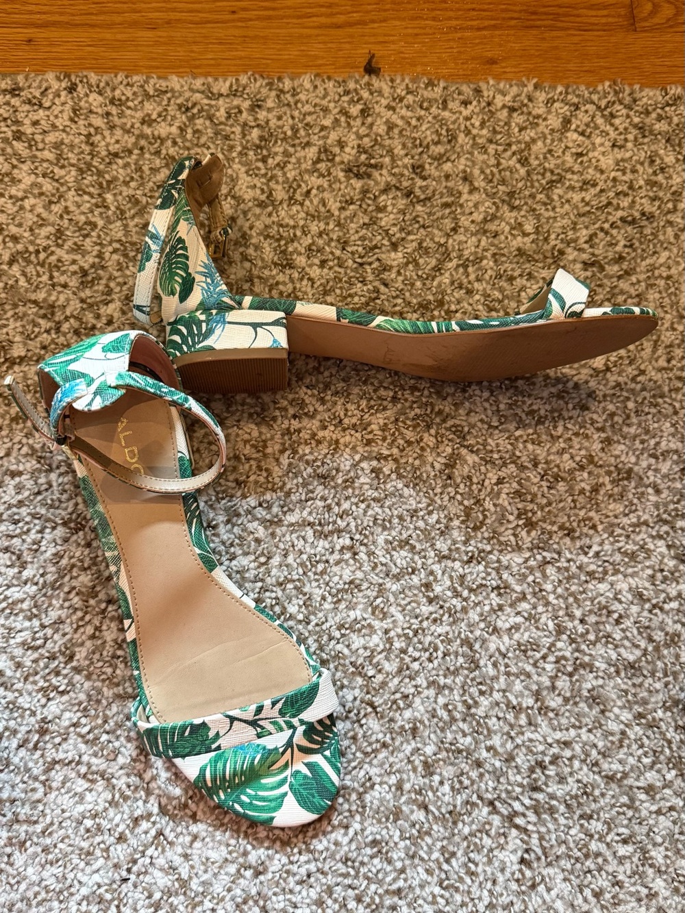ALDO Green Tropical Leaf Ankle-Strap Sandals 7.5